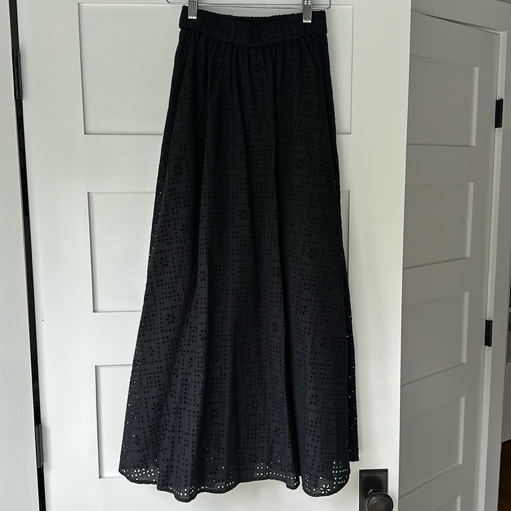 NWOT Nordstrom signature eyelet midi skirt